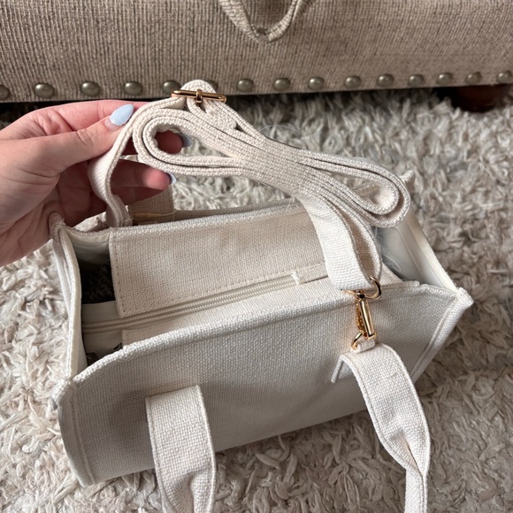 Disney Winnie the Pooh Cream White Canvas Tote Bag NWT - Picture 4 of 7